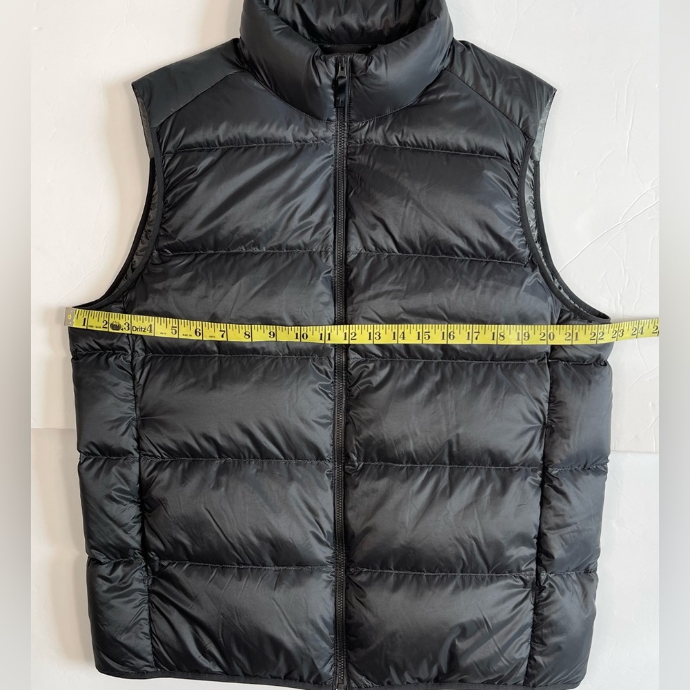Uniqlo Men's Dark Gray Puffer Vest View 3